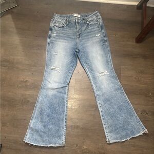 Stretchy and cute flare jeans!